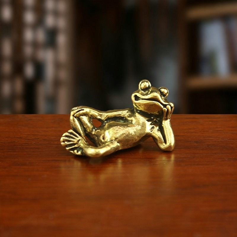 Retro brass sleeping frog stat - đánh giá và giá Desk Setup Retro