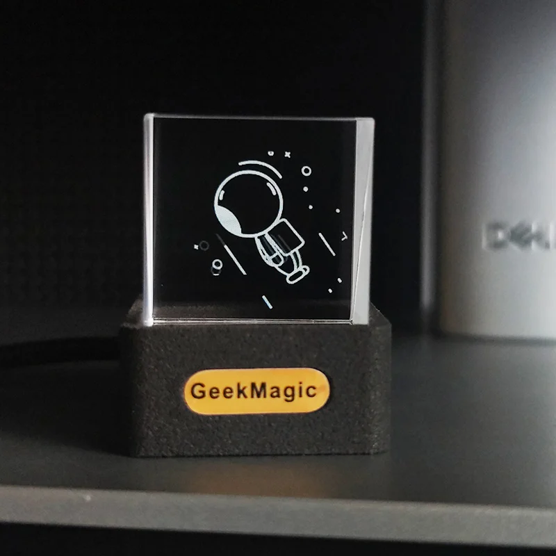 GeekMagic GIFTV Crystal Cube P - đánh giá và giá Korean Desk Setup